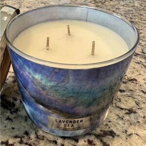 Bath & Body Works: 14.5 oz 3-Wick Candle: Lavender Sea